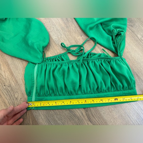 Superdown crop top green satin off-shoulder balloon sleeve blouse M - Picture 8 of 12
